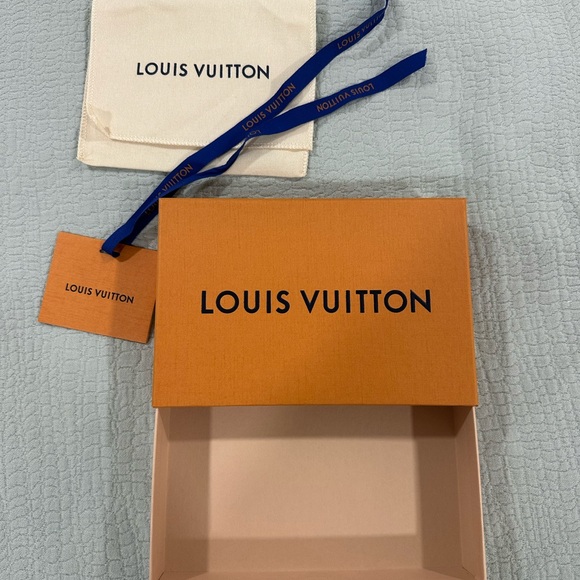 Louis Vuitton Orange Gift Box, Dust Bag and Card with Blue Accent - Picture 6 of 6